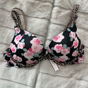 NWT VS Very Sexy Push-up